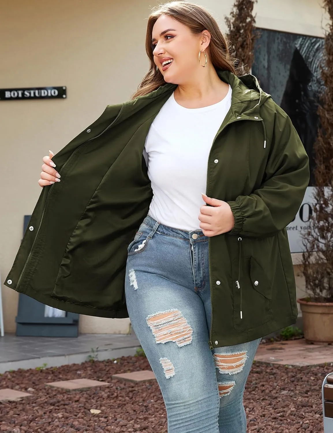 Bloggerlove Women's Rain Jacket Plus Size Lightweight Raincoat with Hood Waterproof Outdoor Windbreaker