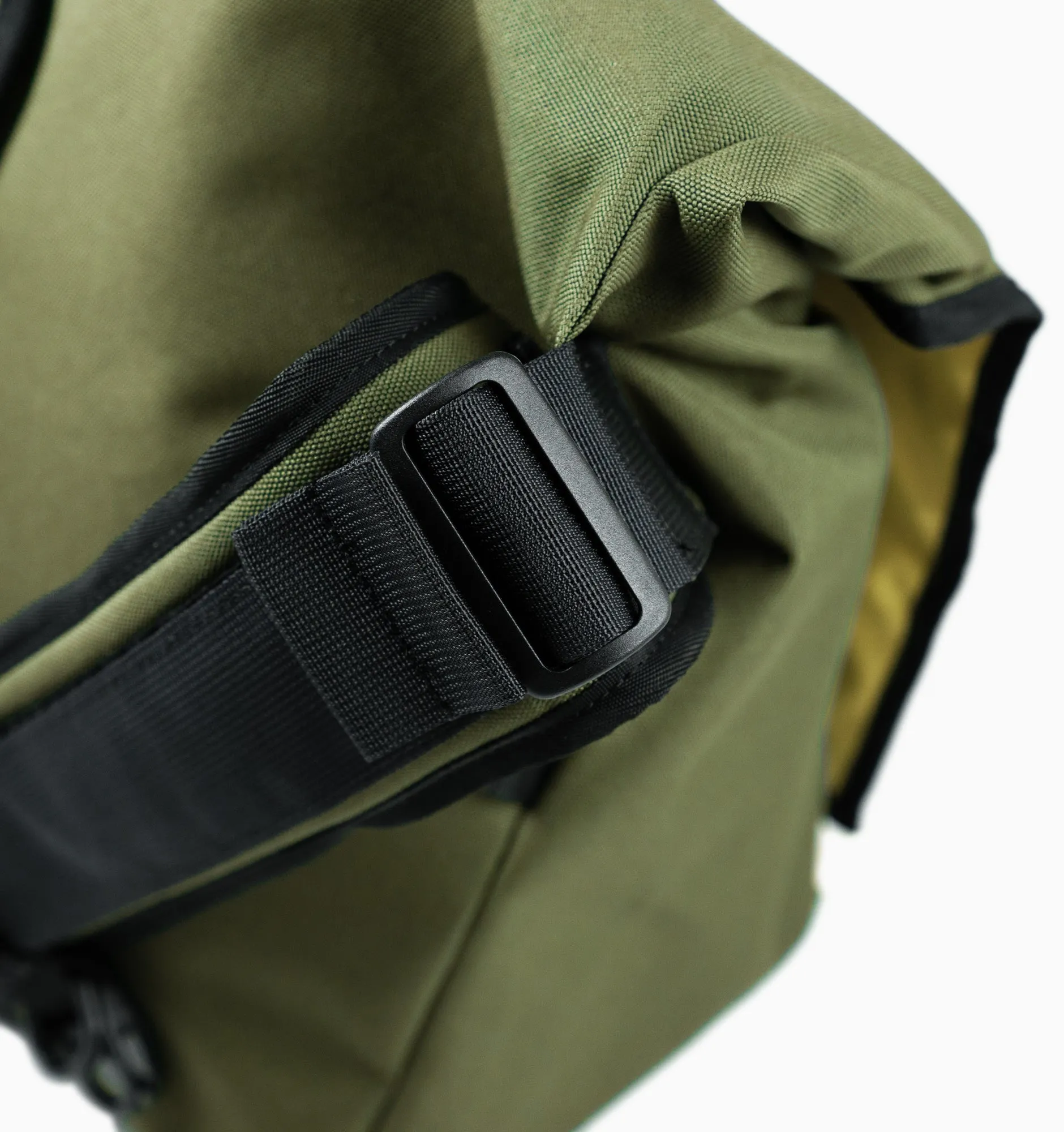 Life Behind Bars The Echelon [M] Messenger Bag