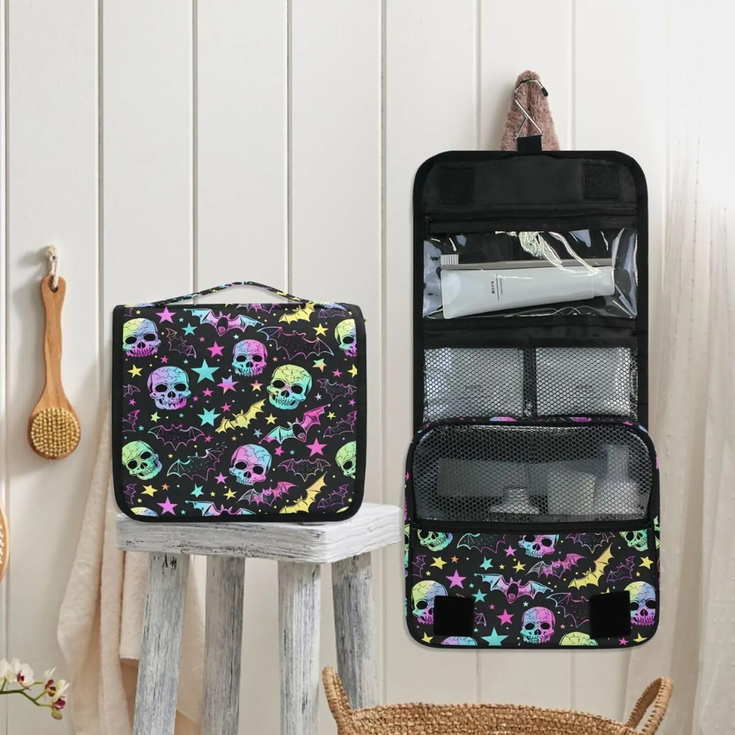 MNSRUU Hanging Toiletry Bag Gothic Bat Skull Stars Travel Makeup bag for Toiletries Portable Travel Toiletry Organizer Cosmetic Bags with Hanging Hook