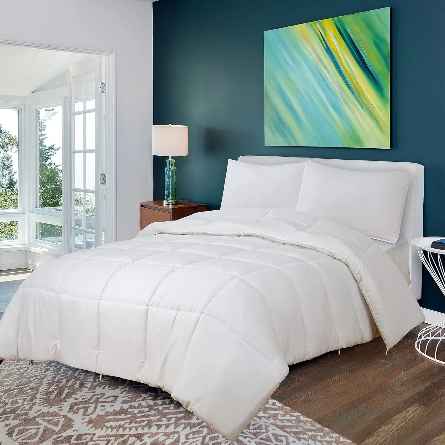 ROYALE Queen All Season Down Alternative Bedding - Lightweight Quilted Comforter with Corner Tabs - Ultra Soft Luxury Hotel Comforter - Box Stitched Duvet Insert (Queen, White)