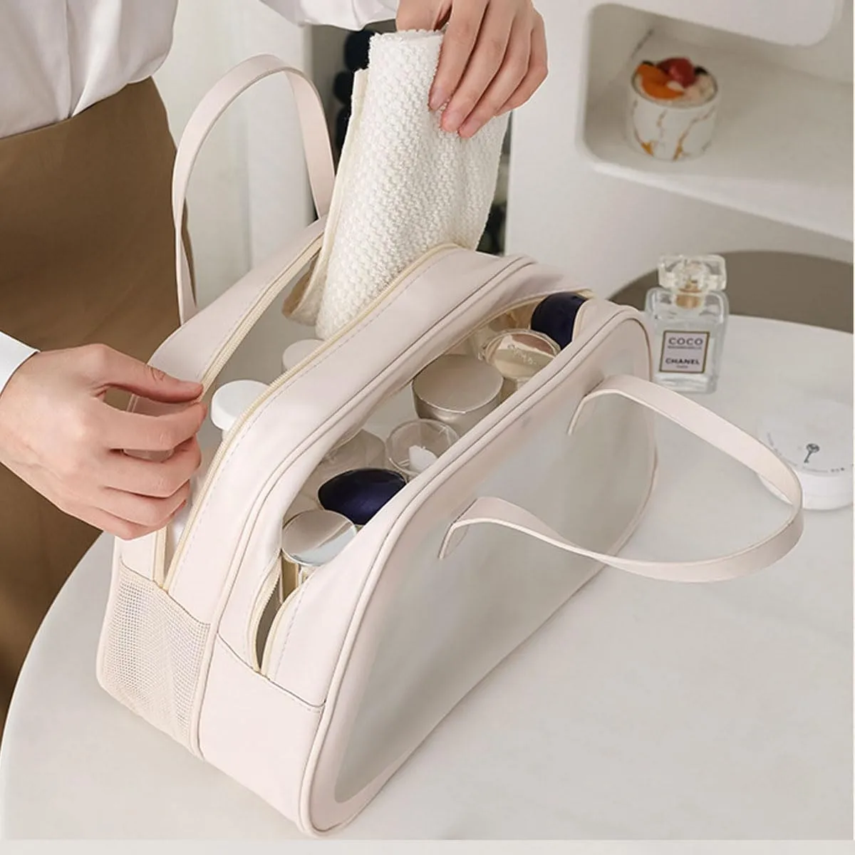 Simple and Large Capacity Dry Wet Separation Waterproof Cosmetic Bag Portable Leather Transparent Makeup Bag (Milk Apricot White)
