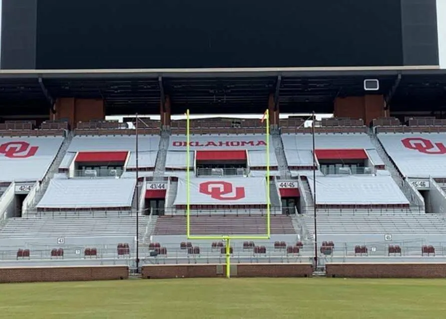STADIUM RAIN COVER 6OZ POLY, VELCRO TO JOIN
